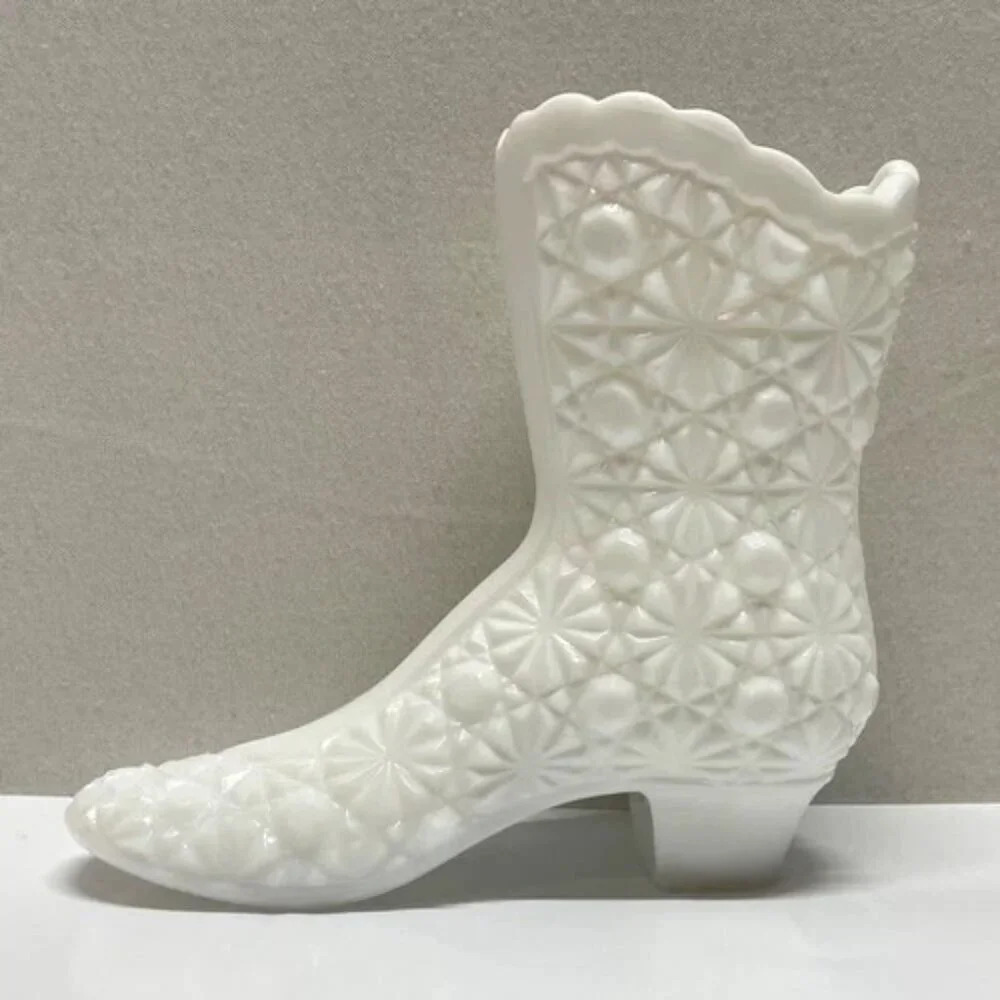 Vintage Fenton Milk Glass Dairy Button Boot 4.25